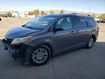 2017 Toyota Sienna 5TDYZ3DC1HS857578