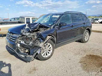 2018 Volkswagen Tiguan 3VV1B7AX7JM027084